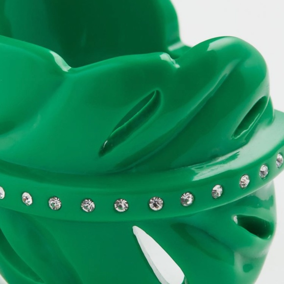Iris Apfel x H&M Green Cuff Bangle Rhinestones Size XS/S SOLD OUT NEW IN BOX - Picture 3 of 5